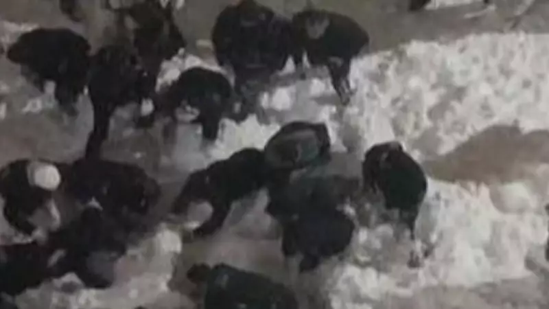 Çatıda Biriken Karın Çökmesi Sonucu Öğrenci Yaralandı