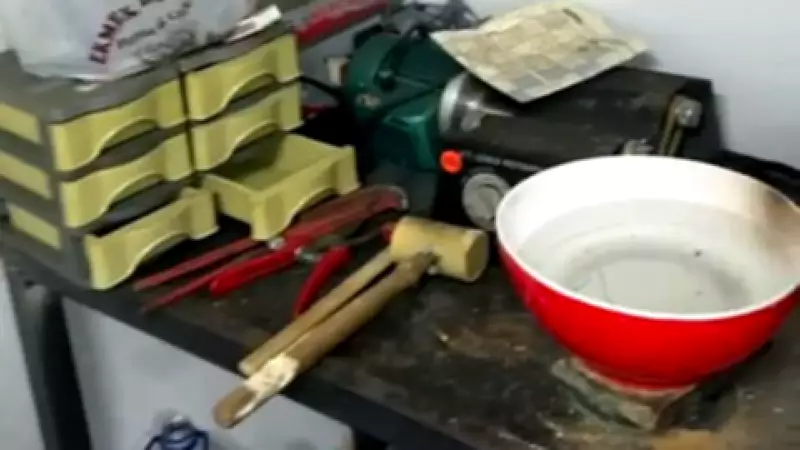 Avcılar'da Güzellik Merkezi Kılıflı Sahte Altın Atölyesine Polis Baskını