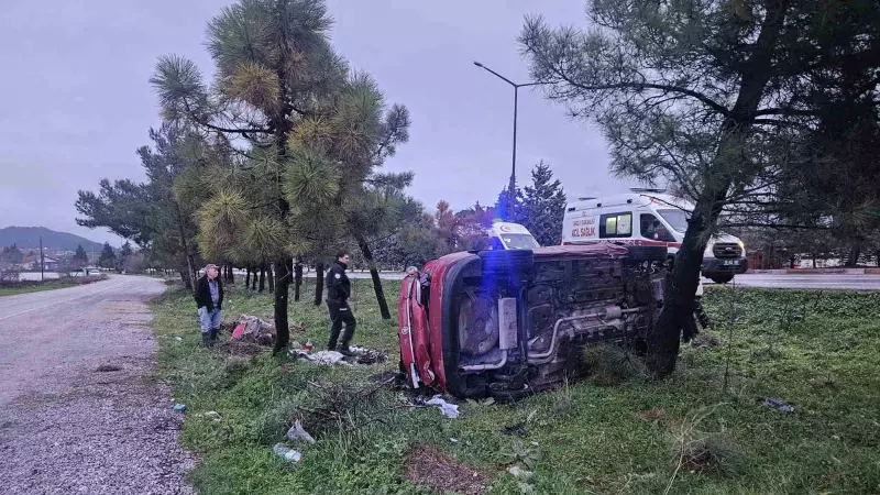 Balıkesir Çevre Yolu'nda Fiat Takla Attı: 2 Yaralı