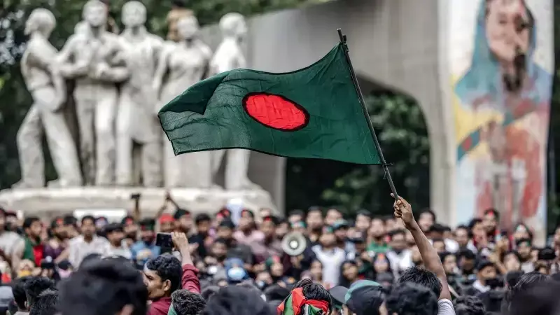 Bangladeş 2026'da Tarihi İkili Oylamaya Hazırlanıyor: Yeni Anayasa ve Genel Seçimler