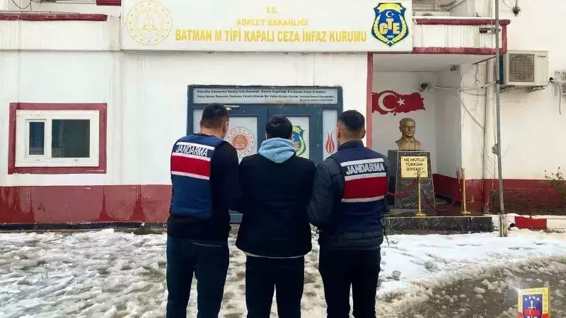 Batman'da Uyuşturucu Ticaretinden Aranan Hükümlü Jandarma Operasyonuyla Yakalandı
