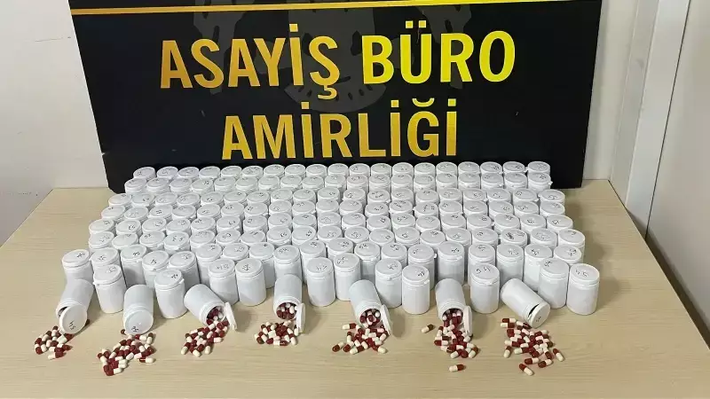Bergama'da Otomobilinde 8 Bin Uyuşturucu Hap Ele Geçirildi, Şüpheli Tutuklandı