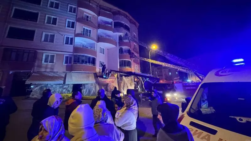 Bilecik'te İş Yeri Yangını: 5 Kişi Dumandan Etkilendi, Mahsur Kalanlar Kurtarıldı