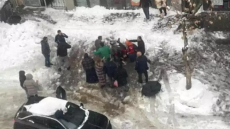 Bingöl'de Kar Kütlesi Can Aldı: 55 Yaşındaki Fatma Baylaz Hayatını Kaybetti