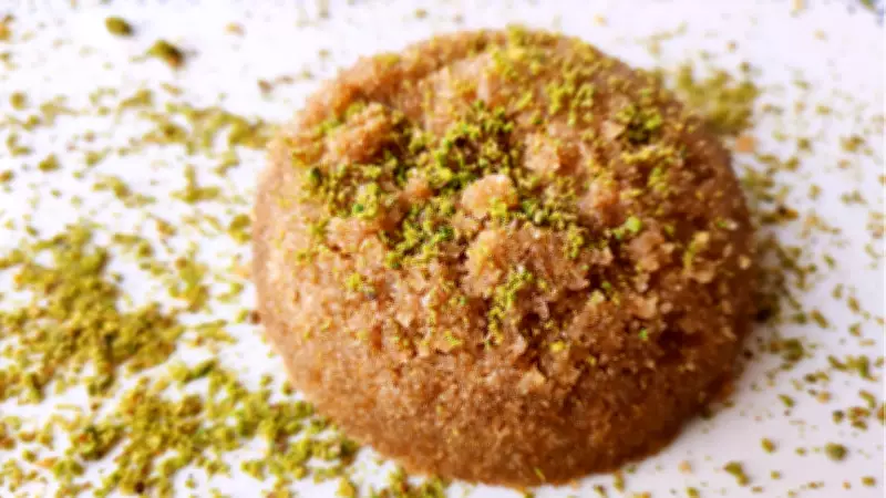 Bisküvili İrmik Tatlısı Tarifi: Pratik ve Kat Kat Lezzet