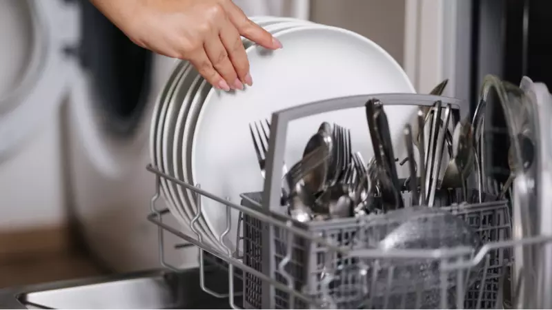 Bulaşık Makinesinde Çatal Bıçak Yerleşimi: Uzmanlar Doğru Yöntemi Açıkladı