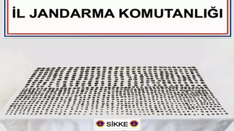Burdur'da Kaçakçılık Operasyonu: 2 Gözaltı, 1003 Sille Ele Geçirildi
