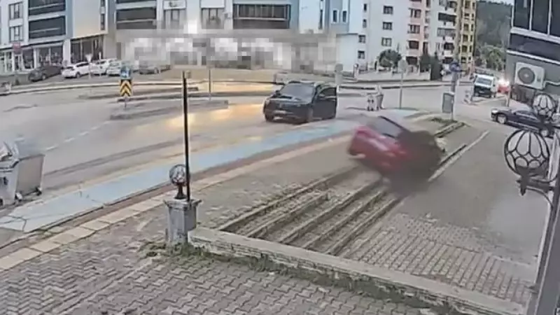 Bursa'da Direksiyon Dersi Korku Dolu Anlar: Fren Yerine Gaza Basıldı