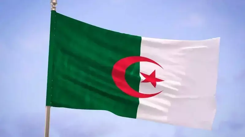 Cezayir'de 120 km/sa Rüzgar: 52 Vilayette Eğitime 2 Gün Ara Verildi