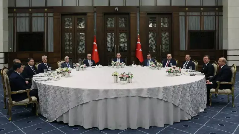 Cumhurbaşkanı Erdoğan, Kuvvetler Temsilcileri ile Akşam Yemeğinde Buluştu