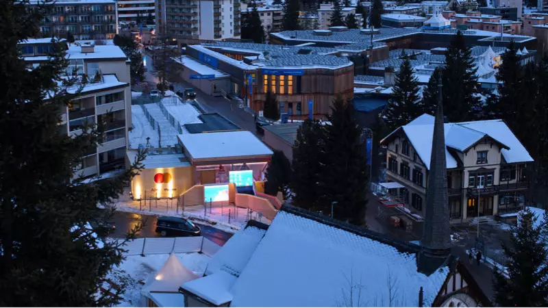 Davos'ta Dünya Ekonomik Forumu Alanı Yangın İhbarı Nedeniyle Tahliye Edildi