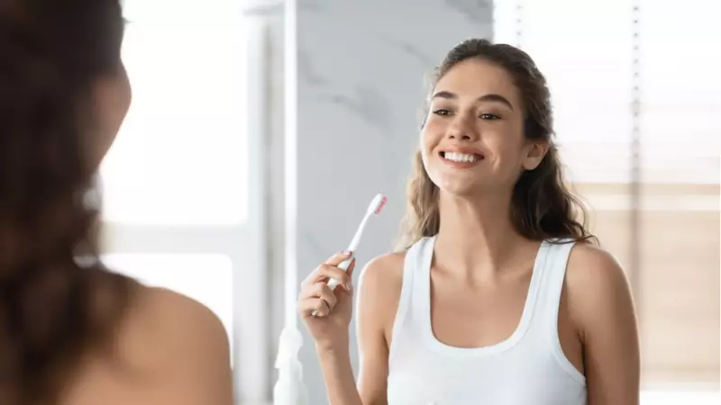 Diş Çürüklerinin Arkasındaki Gizli Nedenler: Günlük Alışkanlıklarınızı Gözden Geçirin