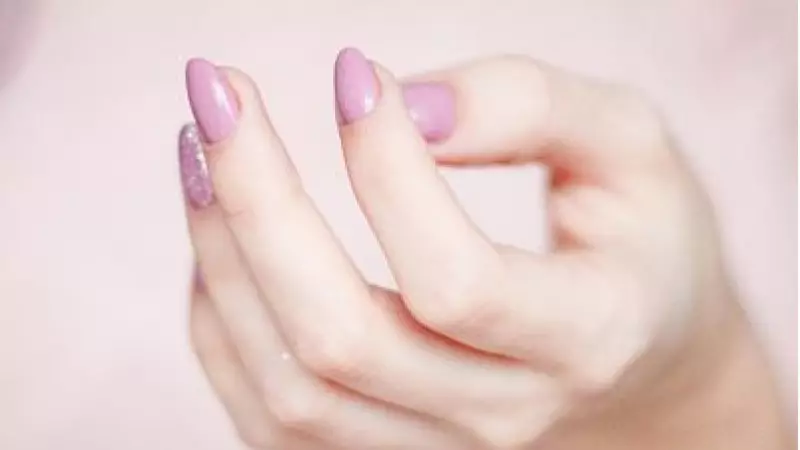 Diyanet Açıkladı: Oje Orucu Bozar mı? Abdest ve Namaz İlişkisi