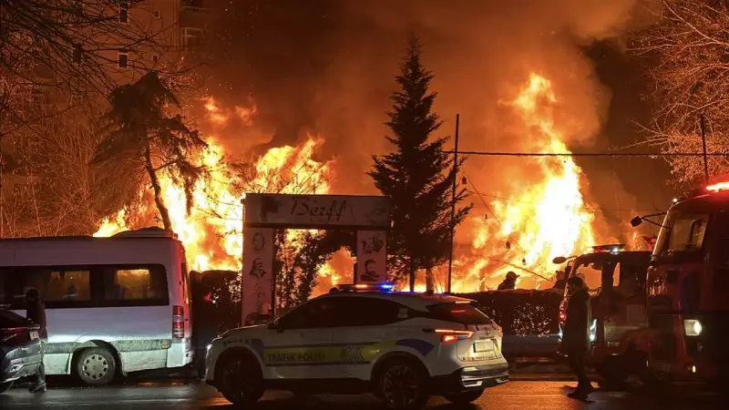 Diyarbakır'da Kafede Çıkan Yangın İtfaiye Ekiplerince Kontrol Altına Alındı