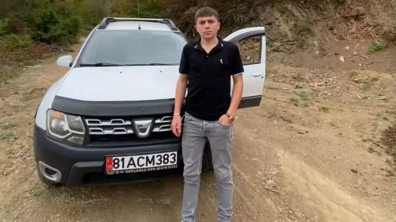 Düzce'de Acı Kayıp: 18 Yaşındaki Genç Babasının Tabancasıyla Kazara Kendini Vurdu