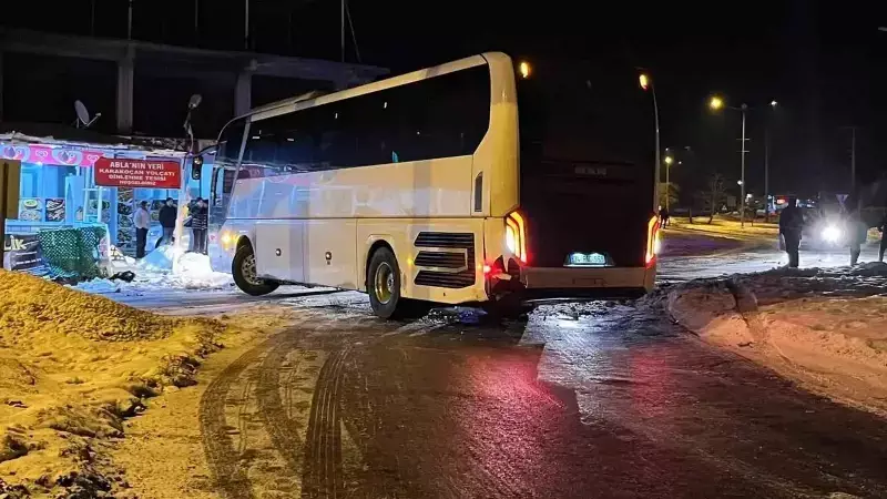 Elazığ'da Otobüs Faciası Son Anda Önlendi: Şoförün Soğukkanlı Müdahalesi