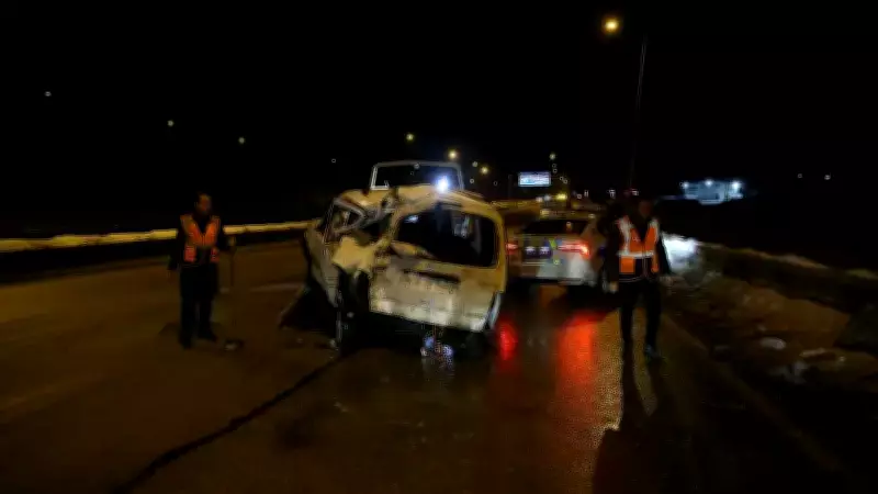 Erzurum'da Tır ile Hafif Ticari Araç Çarpıştı: 2 Yaralı