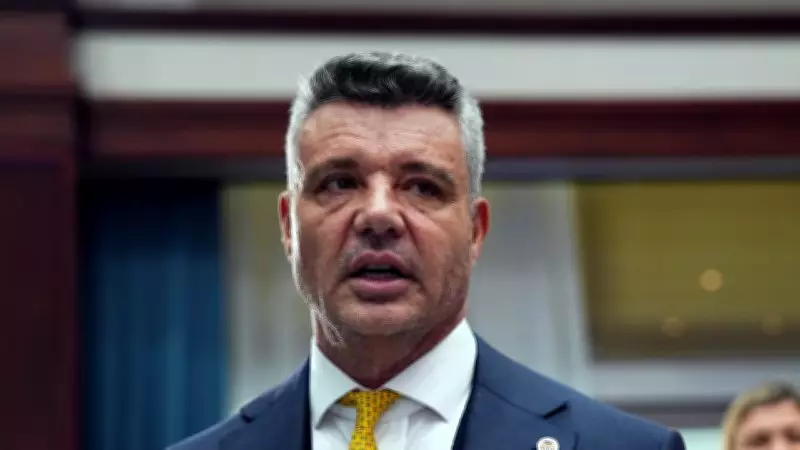 Fenerbahçe Başkanı Sadettin Saran Divan Toplantısında Açıklamalarda Bulunuyor