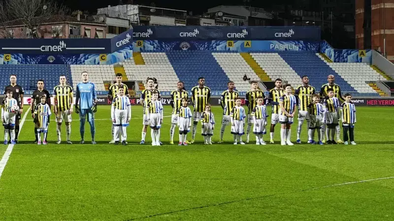 Fenerbahçe'de Ayrılık Kesinleşti: Szymanski Rennes'e Transfer Oldu