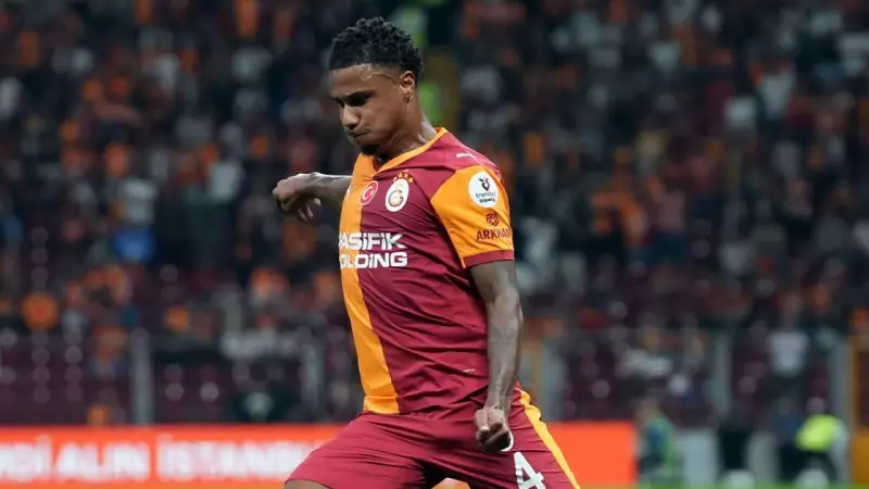 Galatasaray'da Jakobs 7 Maç Sonra İlk 11'e Döndü, Okan Buruk 3 Değişiklik Yaptı