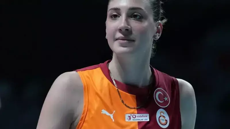 Galatasaray'ın Kaptanı İlkin Aydın'ın Sakatlığı Stuttgart Maçı Öncesi Belirsizlik Yarattı