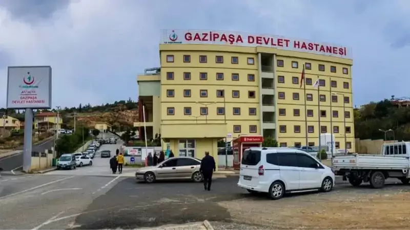 Gazipaşa'da Yanan Araçta Bir Erkek Cesedi Bulundu: Soruşturma Başlatıldı