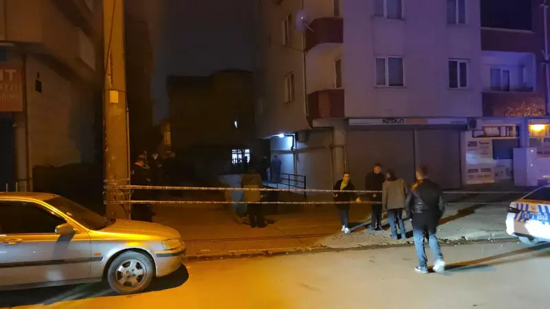 Gebze'de 5 Katlı Bina Çukur Tehlikesi Nedeniyle Tahliye Edildi