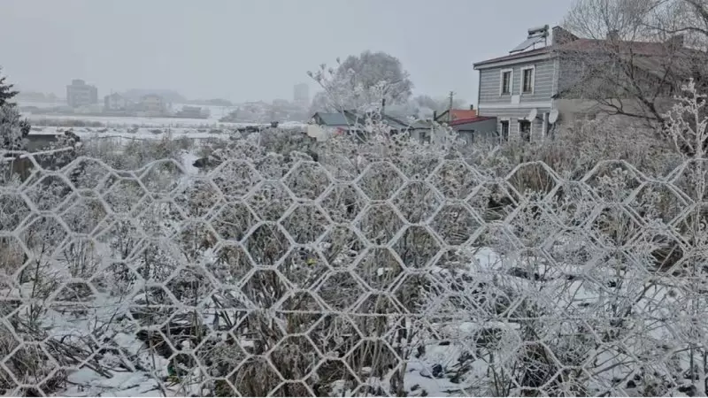 Göle'de Rekor Soğuk: Termometreler Eksi 39,7 Dereceyi Gösterdi