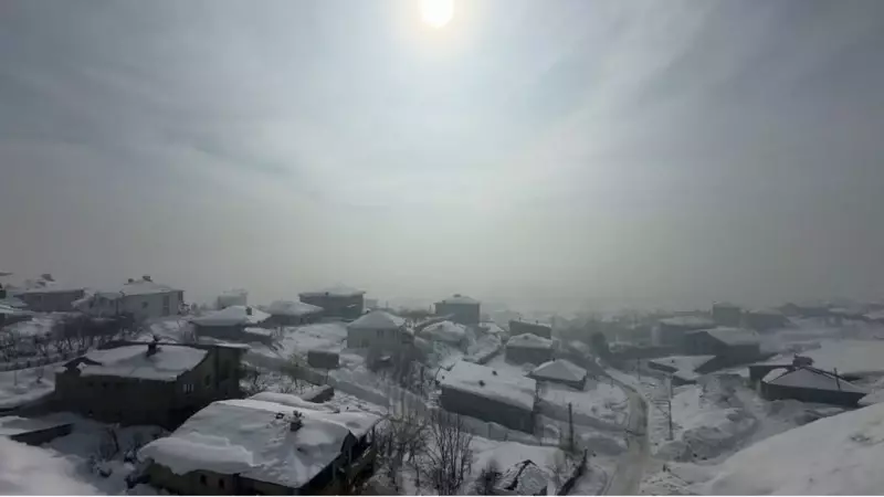 Hakkari'de Yoğun Sis Hava Ulaşımını Felç Etti: Yüksekova-Ankara Uçuşları İptal