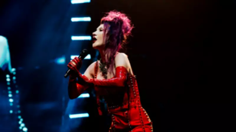 Hande Yener'den Güllü'ye Duygusal Veda ve Sezen Aksu Şöleni