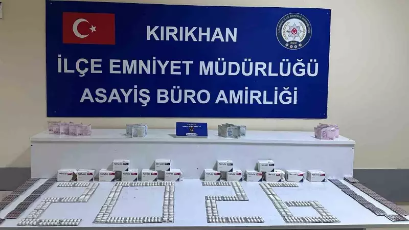 Hatay'da Uyuşturucu Operasyonu: 811 Sentetik Hap ve 3.235 TL Ele Geçirildi