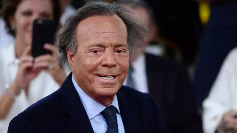 Julio Iglesias Cinsel Taciz İddialarını Reddetti: 'Hiçbir Kadına Kötü Muamele Etmedim'