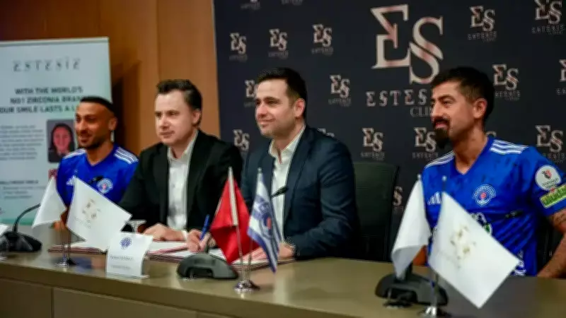 Kasımpaşa, Estesie Dental Klinik ile Şort Sponsorluğu Anlaşması İmzaladı