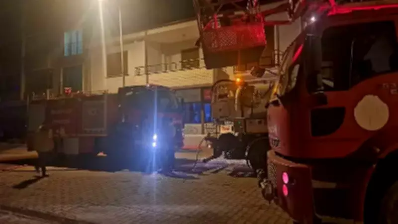 Kastamonu Cide'de Ekmek Fırını Üstündeki Evde Çatı Yangını: İtfaiye Müdahalesiyle Kontrol Altına Alındı