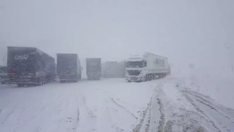 Kayseri-Malatya Karayolu Kar ve Tipi Nedeniyle Trafiğe Kapatıldı