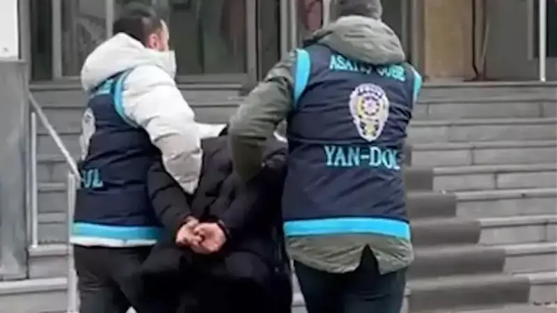 Kayseri'de Aranan Hırsız Yakalandı: 24 Yıla Yakın Hapis Cezası Bulunuyor