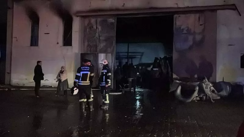 Kayseri'de Mobilya Fabrikasında Çıkan Yangın İtfaiye Ekiplerince Kontrol Altına Alındı