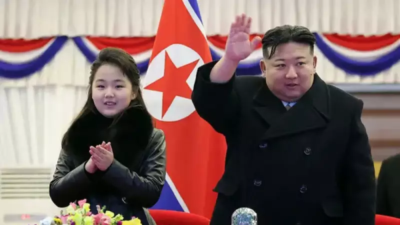 Kim Jong-un'un Kızıyla Anıt Ziyareti Varis Tartışmalarını Alevlendirdi