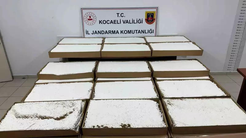 Kocaeli'de Araçta Yapılan Kontrolde 3,5 Milyon Liralık Makaron Ele Geçirildi