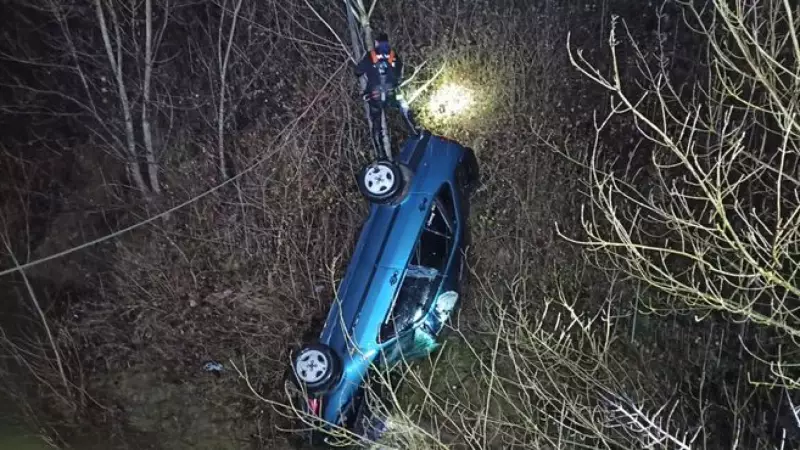 Kocaeli'de Çaya Düşen Otomobilde Baba ve Oğlu Hayatını Kaybetti