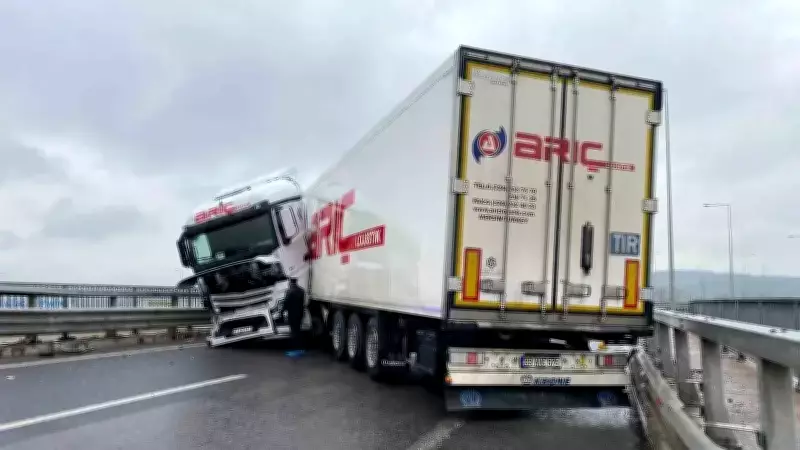 Kocaeli'de Sağanak Altında Tır Makasladı: Yaralanma Yok, Trafik Kısa Sürede Açıldı