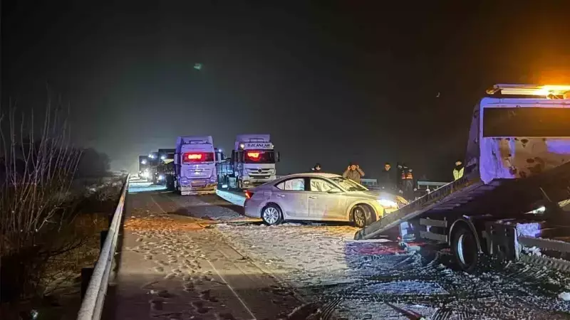 Kırıkkale'de Kar Yağışı Nedeniyle Zincirleme Trafik Kazası: 1 Yaralı