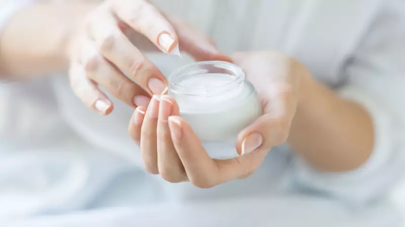 Kırılan Tırnaklara Doğal Çözüm: Evde Uygulanabilecek Güçlendirme Yöntemleri