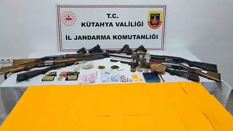 Kütahya Simav'da Uyuşturucu ve Silah Kaçakçılığı Operasyonu: 14 Gözaltı