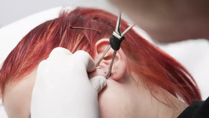 Kulak Deldirmek Günah mı? Diyanet'in Kadın ve Erkek Ayrımındaki Fetvası