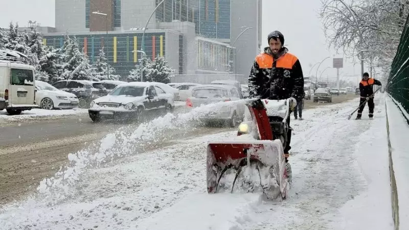 Malatya'da Yoğun Kar Yağışı: 407 Kişi Mahsur Kaldı, Okullarda Misafir Edildi