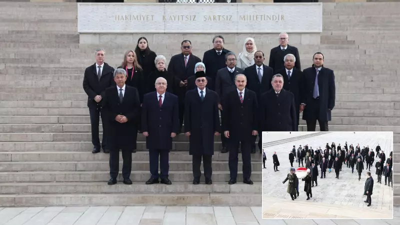 Malezya Başbakanı Enver İbrahim, Anıtkabir'i Ziyaret Etti