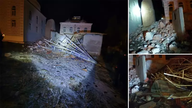 Manisa Selendi'de Fırtına Cami Minaresini Devirdi: Yaralanma Yok