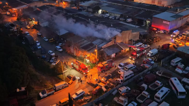 Manisa Turgutlu'da Marangoz Atölyesinde Çıkan Yangın İtfaiye Müdahalesiyle Kontrol Altına Alındı