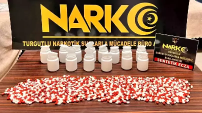 Manisa'da Araç Motorunda Gizlenen 808 Sentetik Ecza Ele Geçirildi, 4 Kişi Tutuklandı